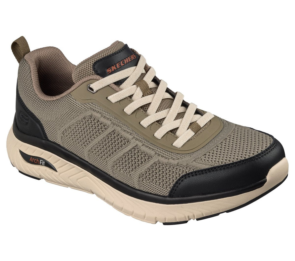 Relaxed Fit: Arch Fit Crosser - Esmond